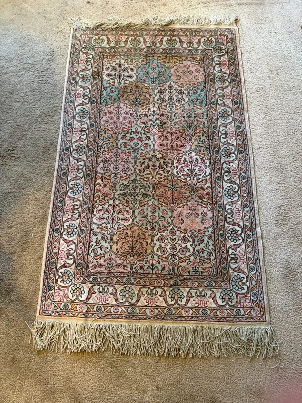 Turkey silk on silk Classic Floral Accent Area Rug